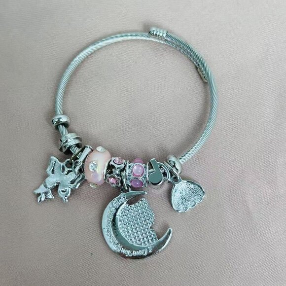 457 Pink Hello Kitty Bracelet cute - Picture 3 of 5
